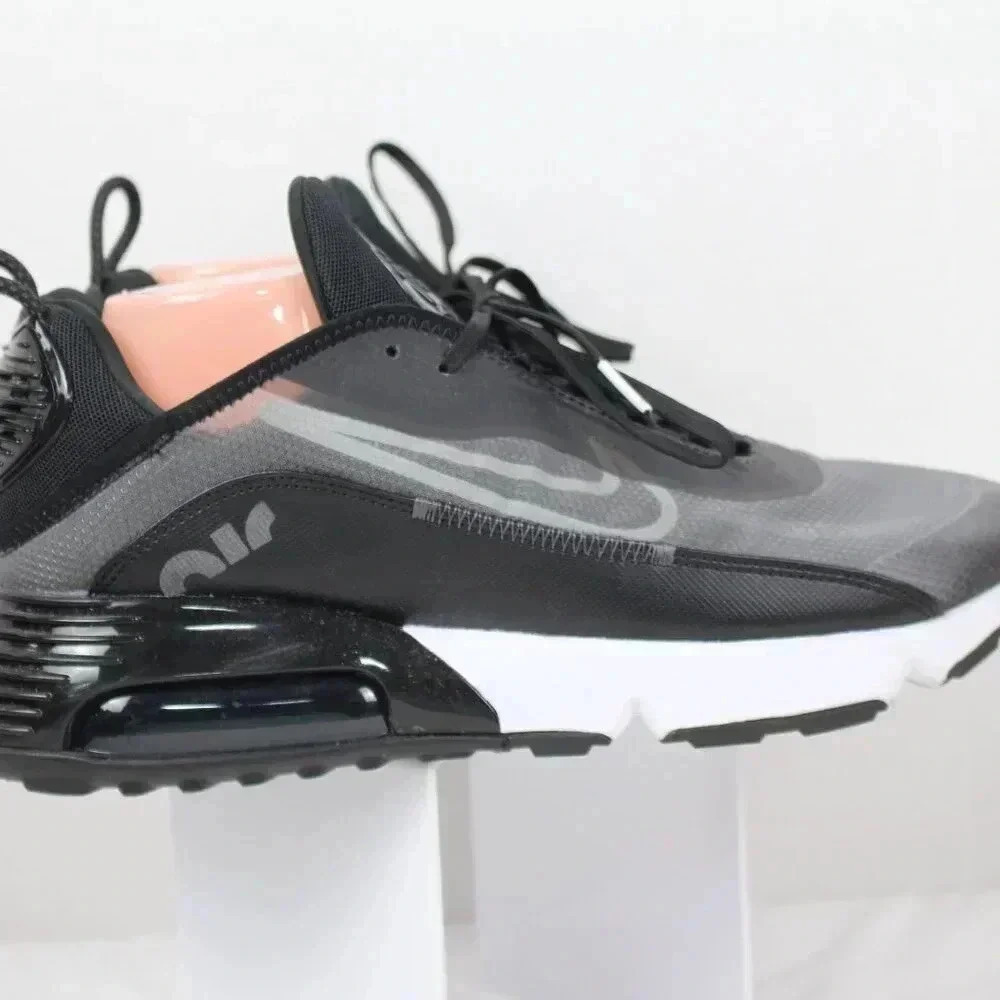 NIKE - Picture 3 of 8